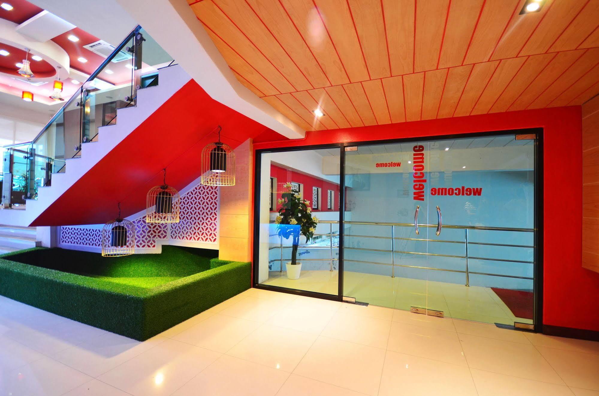 Pb Grand Hotel Hat Yai Ngoại thất bức ảnh